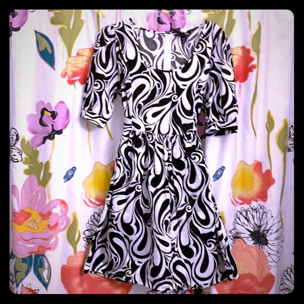 Spiral black and white dress H&M